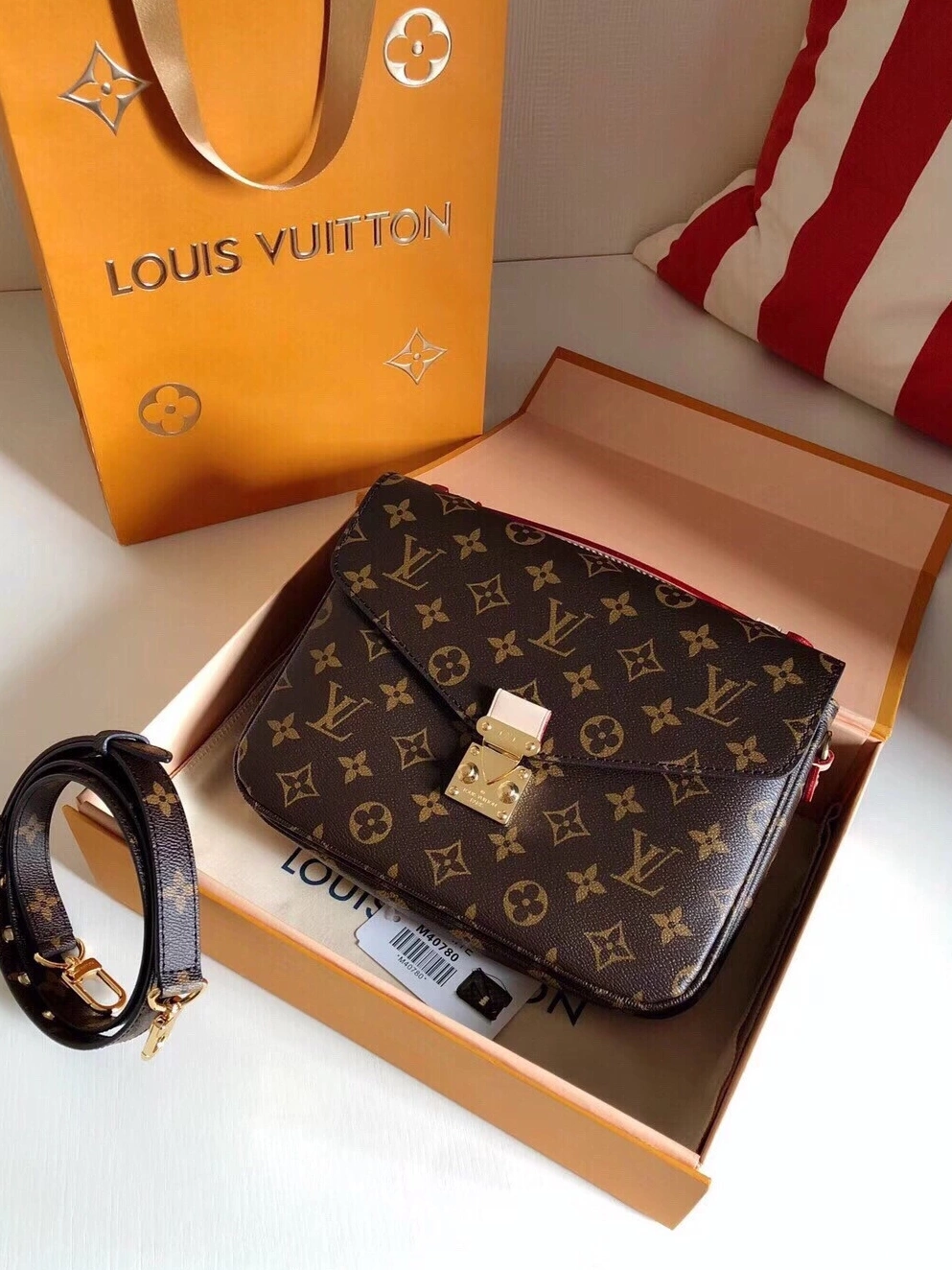 Official oldcobbler Metis Monogram M40780 Pochette Louis Vuitton Messenger 0722